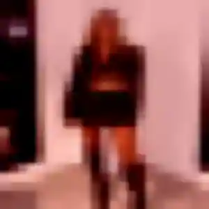 Rania, 28 ans, en ligne à Saint-Rémy pour un plan cul
