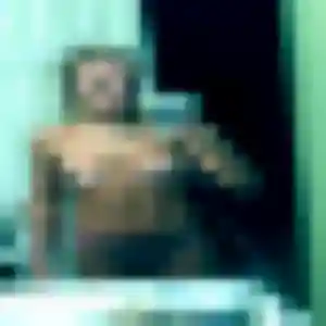 Lucie, 22 ans, connectée à Saint-Rémy-l'Honoré pour une rencontre coquine
