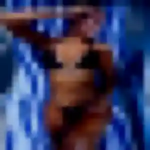 Aurelie, 39 ans, connectée à Saint-Sulpice-les-Feuilles pour une rencontre coquine