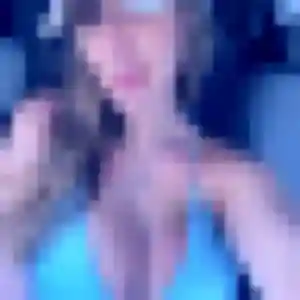 Photo privée de Lilou, 38 ans à Saint-Vaast-lès-Mello - plan discret