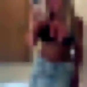 Contacte Emeraude, 32 ans à Sainte-Cécile-les-Vignes gratuitement