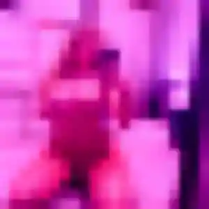 Anouk, 32 ans, connectée à Sauvigny-les-Bois pour une rencontre coquine