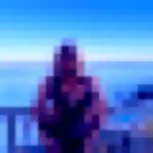 Photo de Giulia à Simandre-sur-Suran (42 ans) - plan cul discret