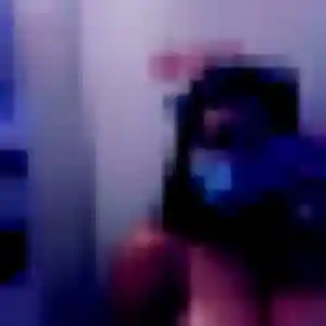 Rejoins Yasmina, 28 ans à Simiane-la-Rotonde en privé