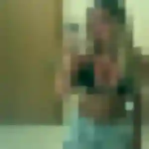 Belle Laura, 36 ans à Solignac-sur-Loire - la contacter