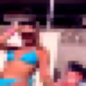 Découvre Manon, 28 ans à Sury-le-Comtal en privé