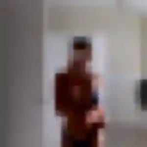 Photo de Adeline à Tournes (24 ans) - plan cul anonyme
