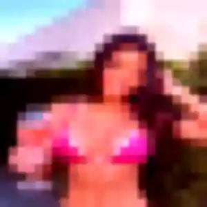 Photo de Julie à Tours-en-Savoie (24 ans) - plan cul gratuit