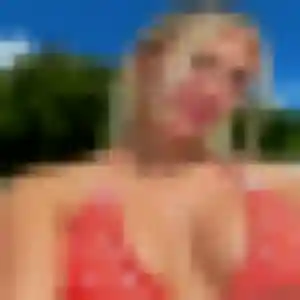 Karima, 34 ans, disponible à Véron pour un plan cul