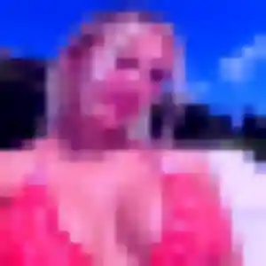 Contacte Candice, 24 ans à Vestric-et-Candiac en privé