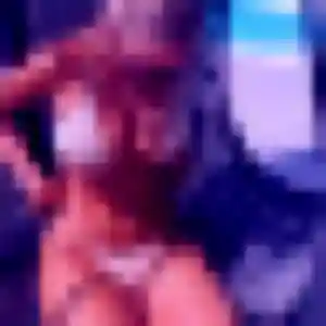 Hajar, 32 ans, en ligne à Vézelin-sur-Loire pour une rencontre coquine