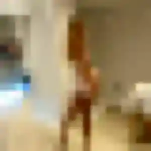 Photo exclusive de Meriem, 28 ans à Vézelin-sur-Loire - plan discret