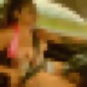 Ninon, 26 ans, connectée à Vic-sur-Aisne pour un plan cul