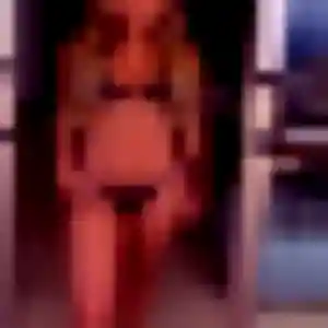 Découvre Sara, 24 ans à Vicq-sur-Mer en privé