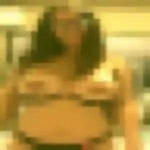 Sexy Salima, 37 ans à Ville-en-Sallaz - découvrir son profil