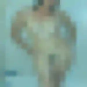 Photo exclusive de Adelaide, 30 ans à Villeneuve-la-Guyard - plan discret