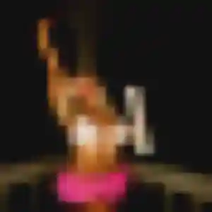 Découvre Phoebe, 30 ans à Villers-Farlay en privé
