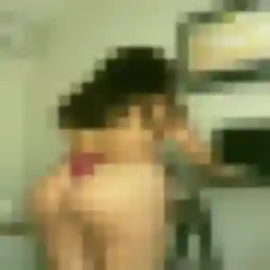 Dounia, 38 ans, connectée à Wierre-Effroy pour un plan cul
