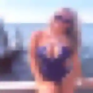 Découvre Dina, 25 ans à Woustviller gratuitement