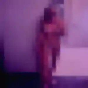 Flavia, 22 ans, en ligne à Yffiniac pour un plan cul